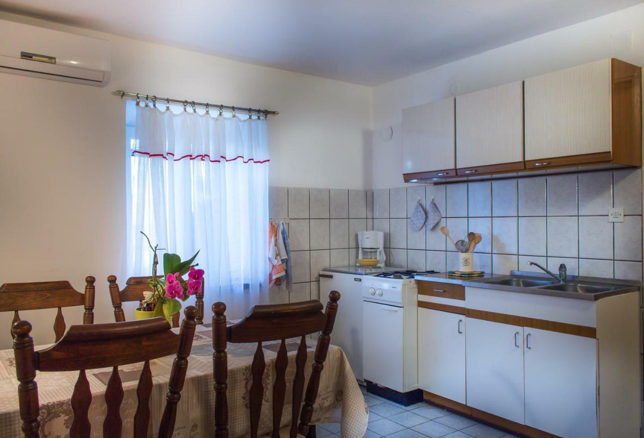 Apartman Dina Risika Exterior foto